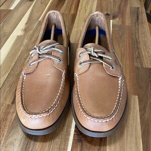 Men’s Sperry Shoe size 11M, NEW IN BOX